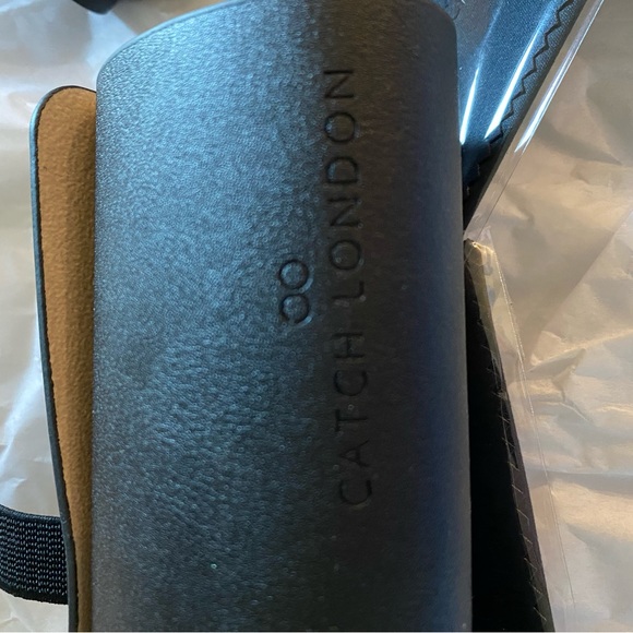 NWOT Catch London eyeglass cases and cleaning cloth - Picture 8 of 8